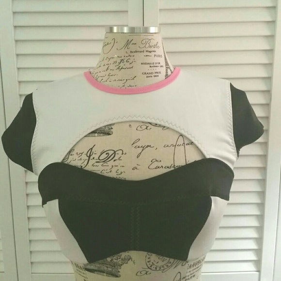 🌊HOST PICK VS Sexy Summer Surf Swim Top 🌊 - Picture 2 of 8